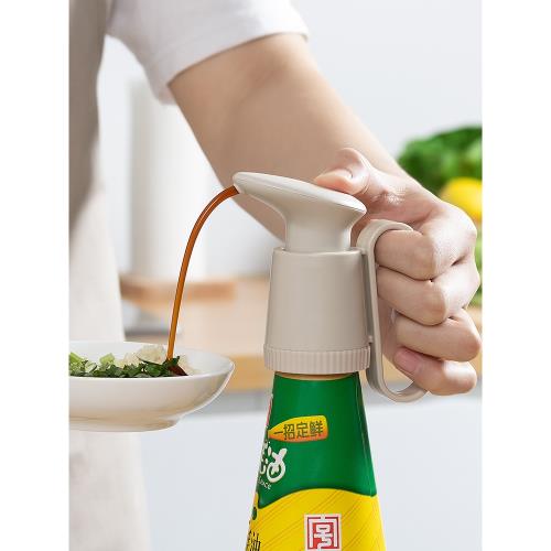 蠔油瓶壓嘴泵頭耗油按壓嘴擠壓器家用耗油瓶按壓式油壺蠔油按壓嘴