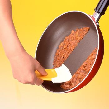 日本Komi硅膠盤底刮刀 鍋底清潔刮 廚房清潔刮器 鍋刮 耐高溫刮刀
