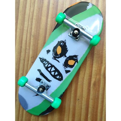 10x3.2厘米四輪迷你指尖手指滑板學生兒童新款塑料下凹加寬貼砂紙