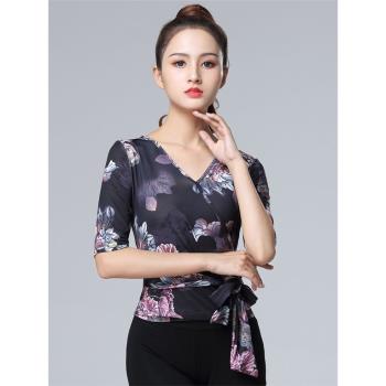 2025拉丁舞服裝女成人新款V領系帶短袖上衣交誼舞跳舞練功服修身