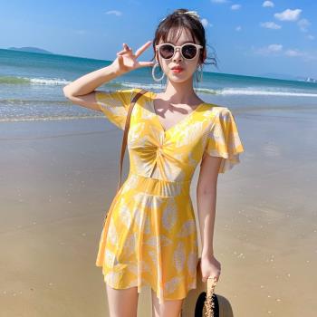 新款連體女士游泳衣韓版性感時尚學院風裙式平角保守顯瘦學生泳裝