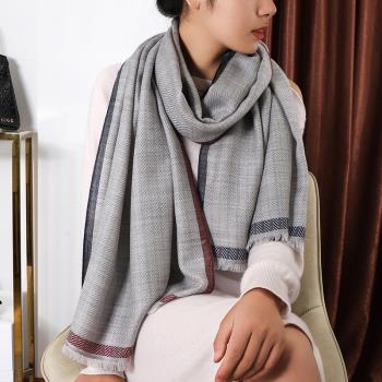 柔軟細膩精紡羊毛簡約時尚女圍巾
