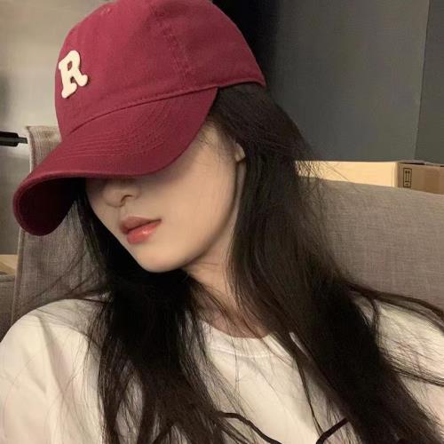 R字母棒球帽子女軟頂夏薄款韓版百搭時尚酒紅色防曬顯臉小鴨舌帽