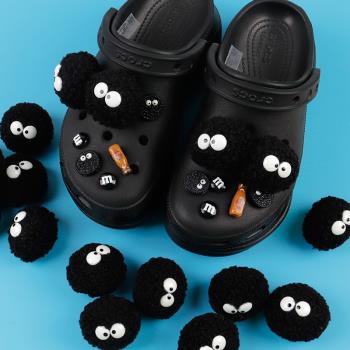黑色可愛對眼毛球洞洞鞋配飾扣 適配crocs鞋面裝飾配件卡駱馳鞋花