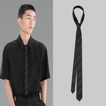 細窄黑色條紋小眾設計感休閑領帶
