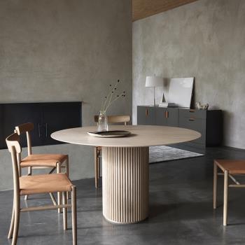 北歐設計師實木輕奢圓形餐桌咖啡桌客廳家用創意木條型桌子洽談桌