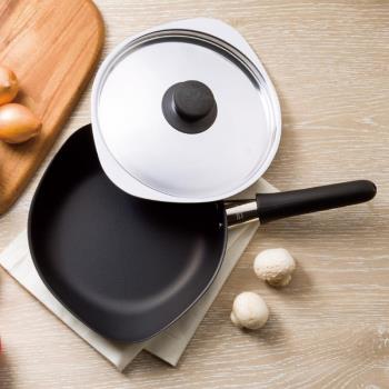 日本制進口柳宗理平底煎鍋無涂層家用牛排早餐雞蛋帶蓋小煎鍋鐵鍋