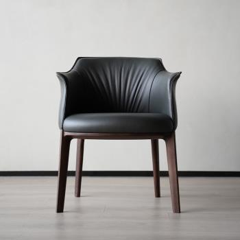 意式輕奢設計師真皮餐椅現代簡約酒店售樓處洽談椅西式實木單人椅