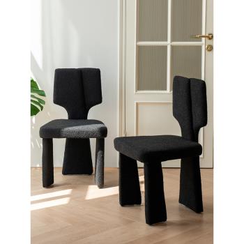 北歐小戶型黑色設計師靠背布藝餐桌餐椅現代簡約家用網紅化妝椅子