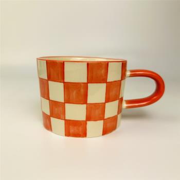 外貿陶瓷手繪格子馬克杯牛奶水杯創意個性可愛 北歐ins咖啡杯