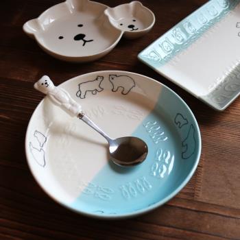 W1962出口日本清涼北極熊深盤陶瓷釉下彩小熊餐盤浮雕藍白日式杯