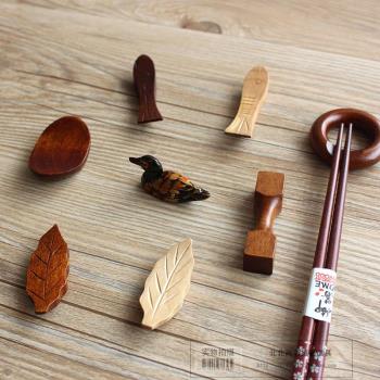 日本木質筷子架筷托置物楠木架拍照道具小鴨樹葉筷子架攝影道具