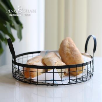 歐式復古黑色鐵藝麵包籃水果盤收納筐廚房裝飾家居擺件雙耳託盤