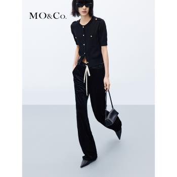 MOCO2023秋新品軍式肩袢金扣短袖短款薄款針織衫開衫MBC3CAR019