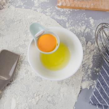 蛋黃蛋清分離器創意卡碗邊分蛋器分離蛋清廚房用具塑料濾蛋黃過濾
