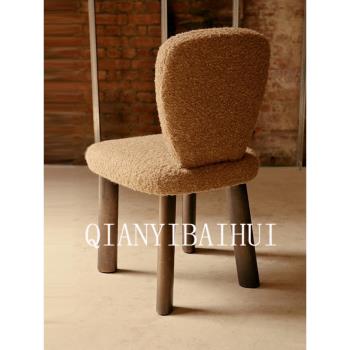 新款實木中古餐椅羊羔絨布藝家用化妝椅復古胡桃色書椅簡約設計師