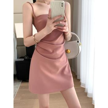 玲萊法式褶皺吊帶連衣裙夏小個子收腰氣質高級性感粉色包臀短裙子