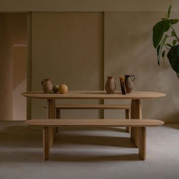 北歐實木餐桌椅組合家用橢圓形設計師辦公桌原木會議桌侘寂風書桌