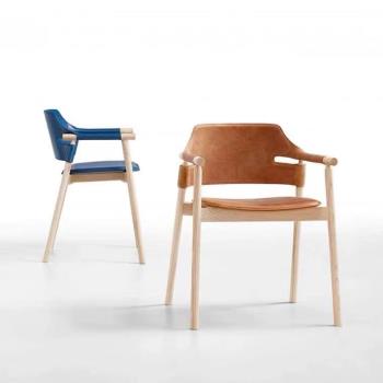 現代簡約白蠟木實木餐椅 北歐設計師餐廳酒店扶手椅 馬鞍皮靠背椅