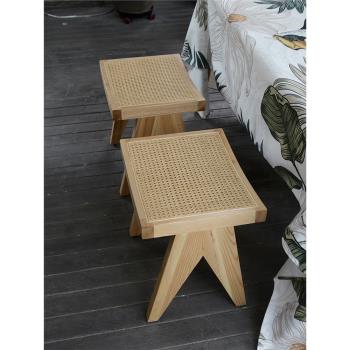 北歐設計原木矮凳卯榫實木腳踏藤編織小板凳家用方凳客廳換鞋凳子