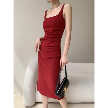 JWUNIQUE紅色方領吊帶連衣裙女夏季2023新款收腰顯瘦中長款訂婚裙