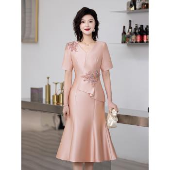 粉色喜婆婆婚宴裝晚禮服裙高階年輕媽媽婚禮高貴洋氣魚尾時尚氣質
