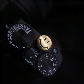 快門按鈕鍵帽貼 適用于富士索尼佳能尼康徠卡相機 創意笑臉黃銅