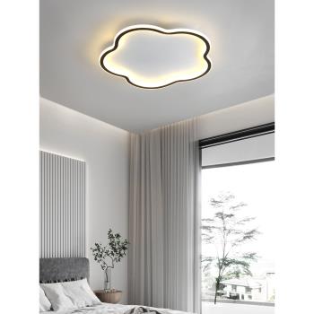 現代簡約房間燈家用室內兒童圓形吸頂燈極簡臥室燈小戶型公寓燈具