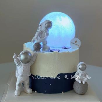 兒童生日蛋糕裝飾太空宇航員擺件網紅發光月球燈月亮燈裝扮插件
