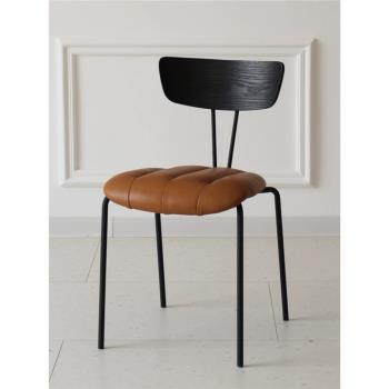 北歐餐椅意式現代簡約餐廳實木靠背椅書桌椅鐵藝家用休閑皮革椅子