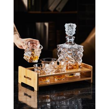 高階感威士忌酒杯酒瓶家用玻璃啤酒杯洋酒杯高檔套裝創意酒杯杯架