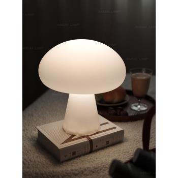 ins中古丹麥奶油風蘑菇臺燈充電調光客廳書房臥室床頭裝飾氛圍燈
