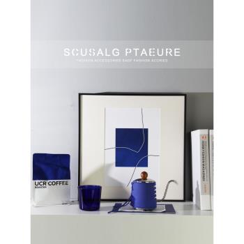 簡約現代克萊因藍咖啡壺玻璃杯裝飾畫設計師樣板間咖啡主題裝飾品