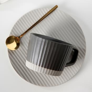 韓尚宅品復古咖啡杯高顏值咖啡杯子家用陶瓷豎紋掛耳咖啡杯碟精緻