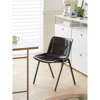 小卡家居北歐高級感椅子家用現代簡約設計師餐椅餐廳咖啡靠背椅
