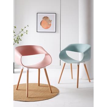 北歐伊姆斯鏤空餐椅現代簡約靠背塑料椅子家用小戶型餐桌椅書桌椅