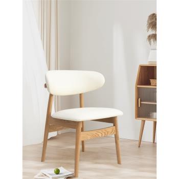 北歐軟包實木餐椅家用極簡輕奢白色化妝寫字學習書桌茶椅奶油風高