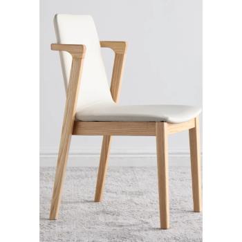 實木餐椅設計師創意超纖皮軟包書桌辦公椅扶手北歐簡約白蠟木椅子