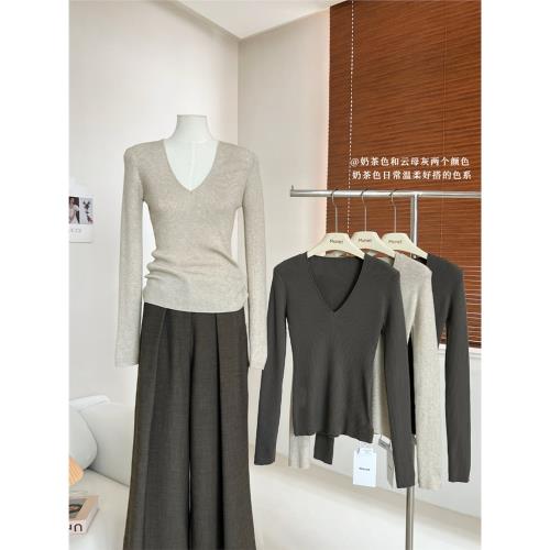 王不胖 奶茶色V領針織衫秋季修身顯瘦百搭打底衫氣質長袖上衣