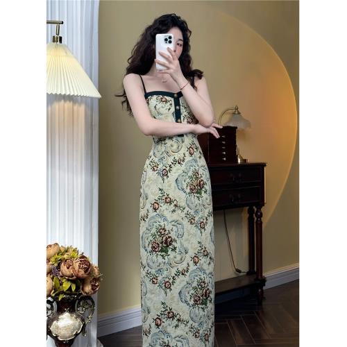 肖夫人復古刺繡碎花早秋連衣裙女燈芯絨法式西裝套裝吊帶裙兩件套