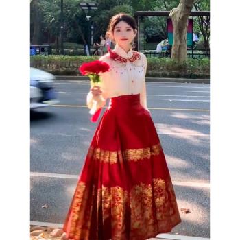 中國風紅色馬面裙新娘漢服