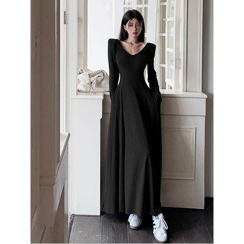 法式u領長款連衣裙女氣質收腰高級感超好看垂墜感到腳踝露背長裙