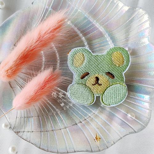 時空中的繪旅人路辰周邊衍生季夏之約出行小熊胸針刺繡徽章胸針