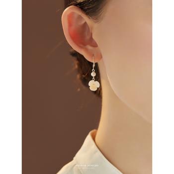 『冷輕螢』為晚天然蝶貝花朵珍珠s925純銀耳環小眾耳飾新中式禮物