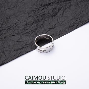 CAIMOU閃電鈦鋼鏤空個性情侶戒指