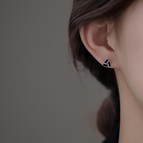 925純銀耳釘女2023年新款潮黑色2022耳環小眾設計高級感小巧耳飾