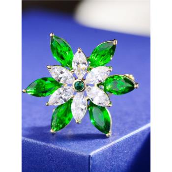 韓版新款綠色鋯石花朵胸針創意優雅小巧領針扣簡約時尚服裝配飾