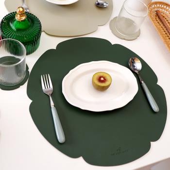 北歐花形皮革餐墊大尺寸現代簡約耐高溫餐桌墊防燙家用餐盤隔熱墊
