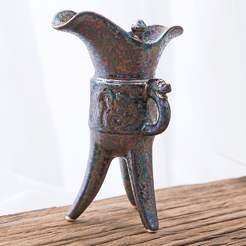 宜興 紫砂杯 三足酒樽 酒爵 帝王杯 宮廷杯 工芸品 美術品 置物 仿古代宮廷風三足爵杯高腳杯帝王杯白酒杯烈酒尊復古中式家用酒樽