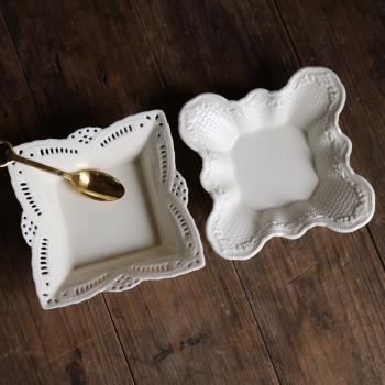 W1962出口歐洲奶白色陶瓷歐式復古鏤空浮雕四角方盤/收納盤首飾盤